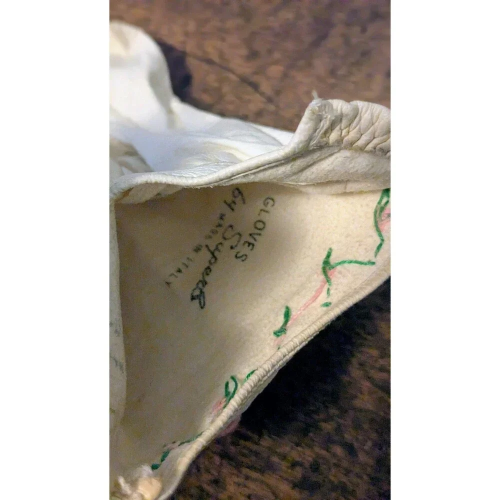 Vintage 1950s Gloves by Superb Italian Cream Lambskin Floral Embroidered Sz 7.5
